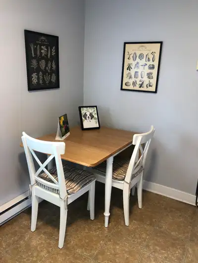 Parfait pour une personne seule ou un couple Situé au 2e étage (aucun voisin au-dessus) 2 balcons Sa...