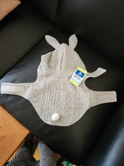 It's small dogs brand new asking only $5 it's $25