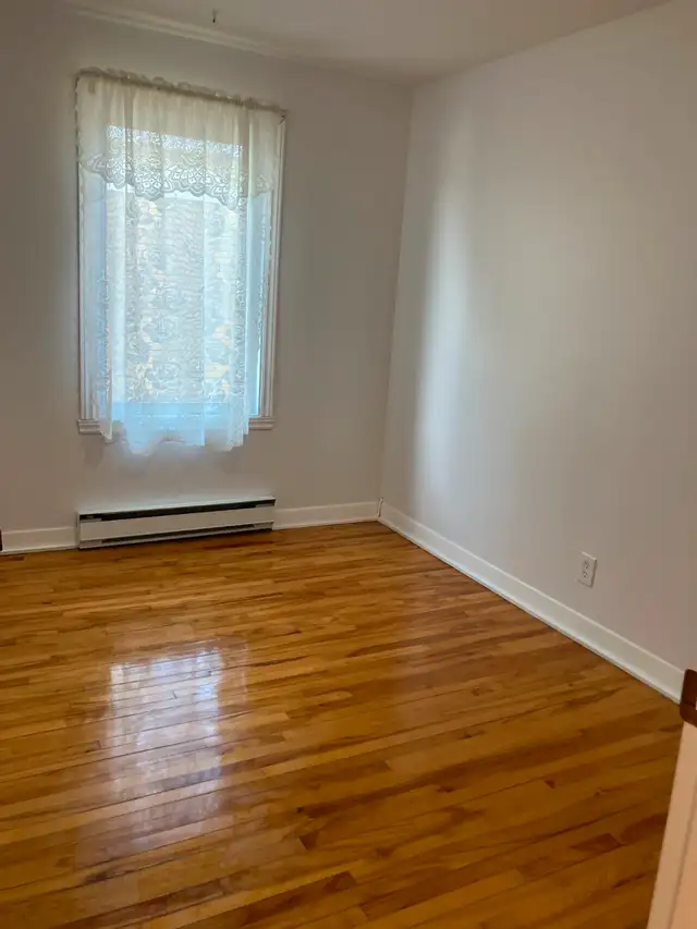 A LOUER - Grand 5 1/2 lumineux à Trois-Rivières ( De Normanville in Long Term Rentals in Trois-Rivières - Image 11