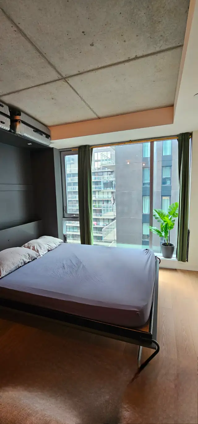Downtown Montreal Available63826905109507121