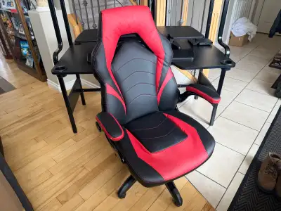 Gaming chair…VERY GOOD CONDITION:…ONLY $75, View more