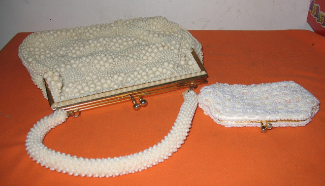 Ladies Evening Hand Purse Bag White With Change Purse--Lot007 in Women's - Bags & Wallets in Edmonton - Image 3