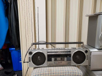 Radio and cassette player (portable)