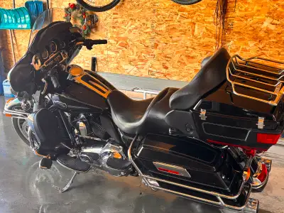 2012 Harley Ultra Classic Electraglide 44,000km, excellent condition, no mechanical issues. Tires go...
