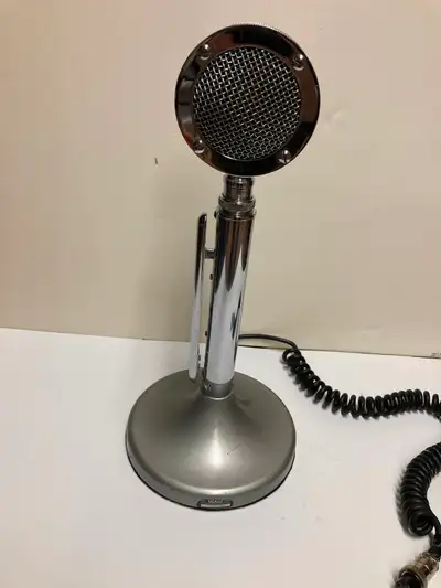 The Microphone is in good condition, but not recently tested. Comes with T-UG9 stand. For Yaesu, Ken...