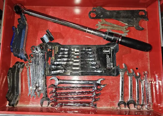 LIKE NEW TOOLS-WRENCHES COMBINATION OPEN & CLOSED RATCHET FLEX in Hand Tools in Calgary - Image 7