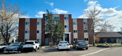 This secure, well-maintained building offers ample parking and is the perfect place to call home. Th...