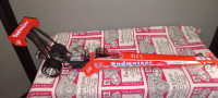 BUD  DRAGSTER NHRA DIECAST 1:24 D.GYNN QUAKER STATE ITEM DC19