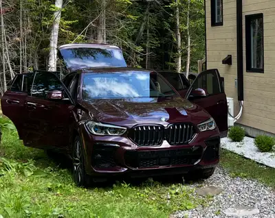 BMW X6 40I FOULE équipé, UNIQUE DANS L’AMÉRIQUE DU NORD avec son millage 12000 KM avec son couleur s...