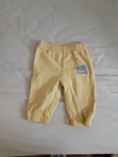 Roots baby sweatpants size 6M-12M, View more
