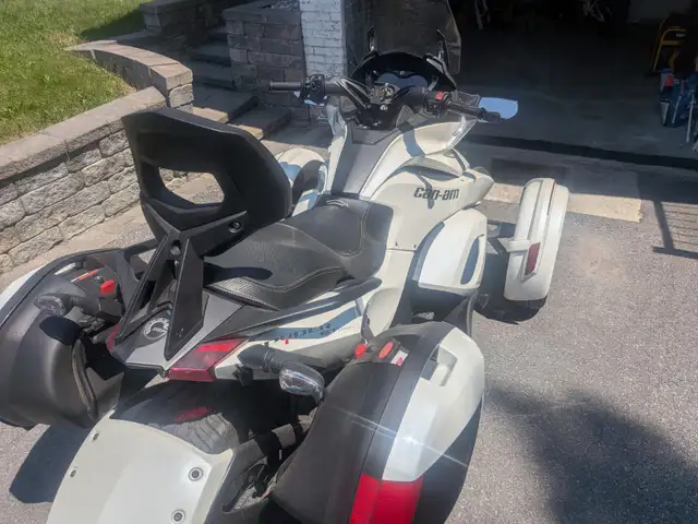 2013 Can-Am Spyder Ltd in Touring in Ottawa - Image 6