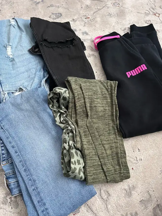 jeans / leggings / sweatpants  in Kids & Youth in Mississauga / Peel Region - Image 4