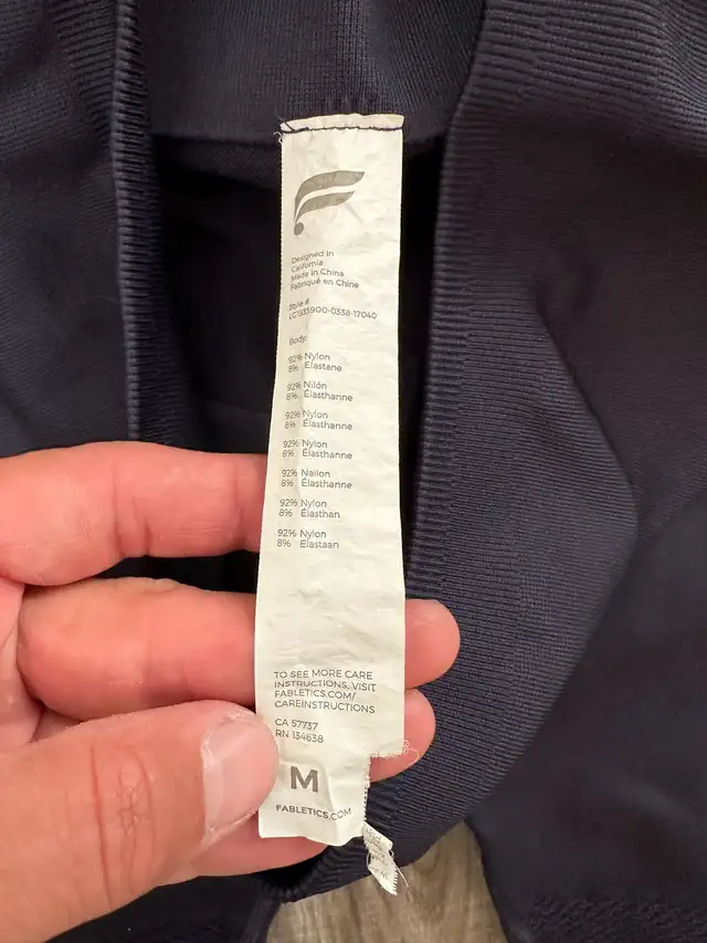 Women’s Medium Leggings  in Women's - Bottoms in Mississauga / Peel Region - Image 3