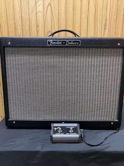 Fender Deluxe  tube amp, View more