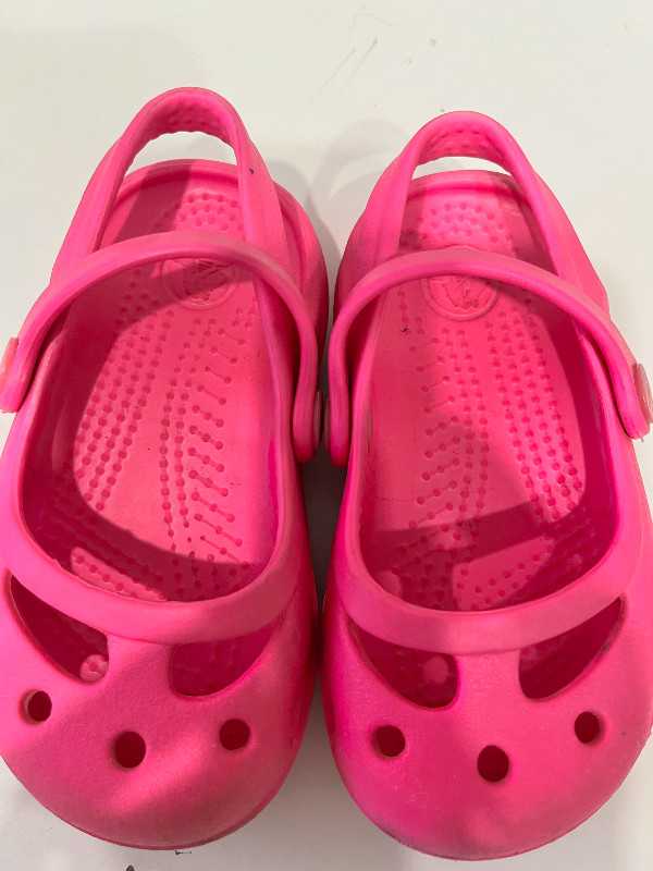 Crocs for Baby Girl in Clothing - 5T in Markham / York Region - Image 3