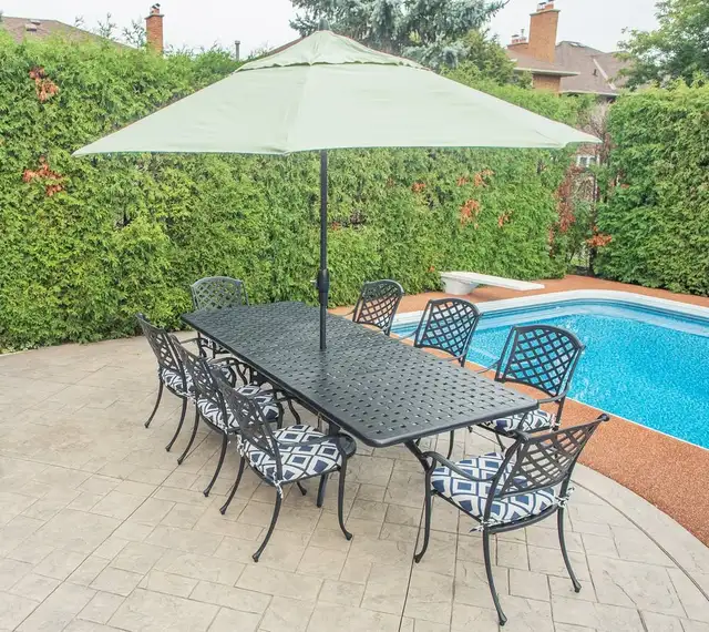 Outdoor Patio Furniture Cast Aluminum Extending Dining Table in Patio & Garden Furniture in Oakville / Halton Region - Image 5