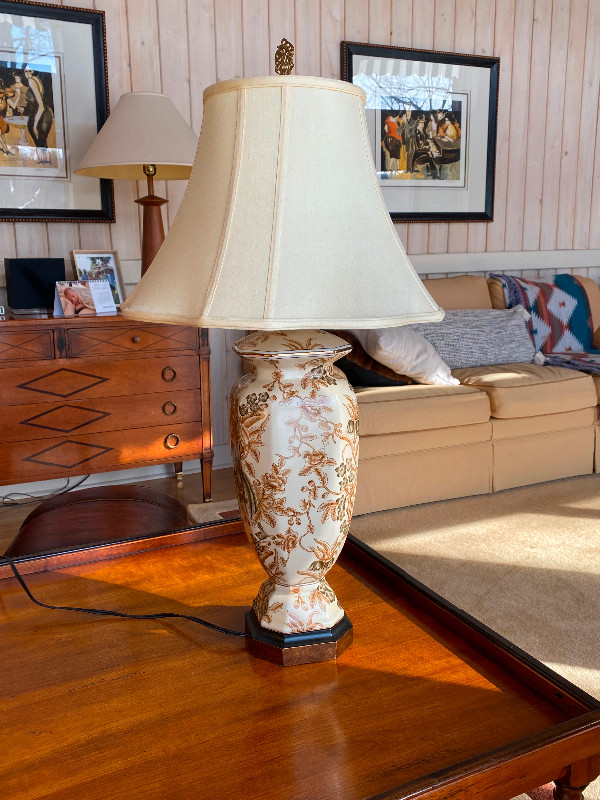 Lampe haut de gamme de style Country living comme neuve. dans Éclairage intérieur et plafonniers  à Val-d'Or - Image 2