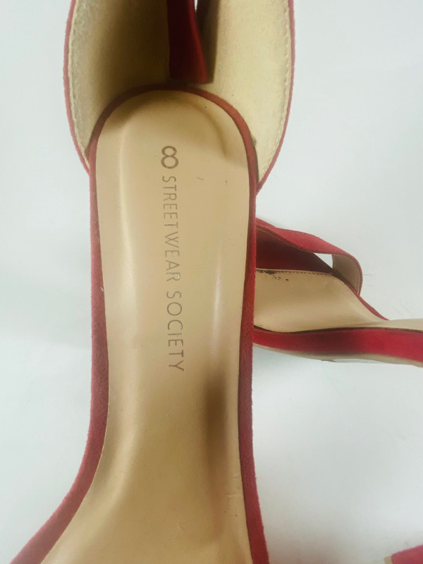 Red size 8 Ladies Heel Shoes (used, good condition) in Women's - Shoes in Ottawa - Image 3