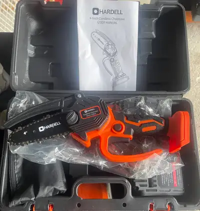 This Hardell 4-inch cordless chainsaw is perfect for small jobs around the yard. It's in like-new co...