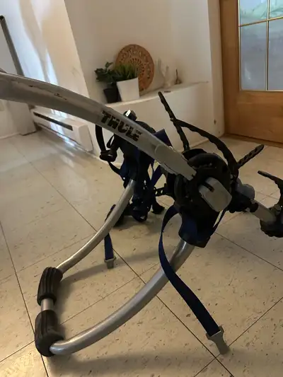 À vendre : Support de vélo Thule pour voiture • Marque réputée : Thule • Capacité : transporte jusqu...