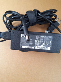 Genuine HP 608428-002 AC Power Adapter Charger 90W
