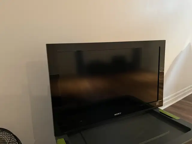 Television in TVs in Ottawa - Image 3