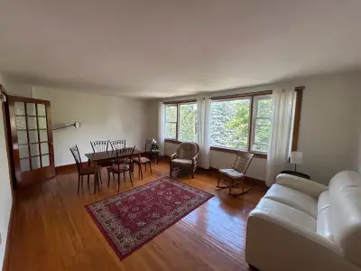 furnished 3 bdrm apt Sunnyside neighbourhood