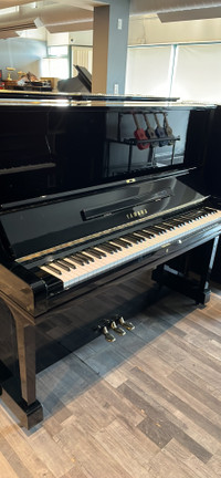 Yamaha upright piano u3 