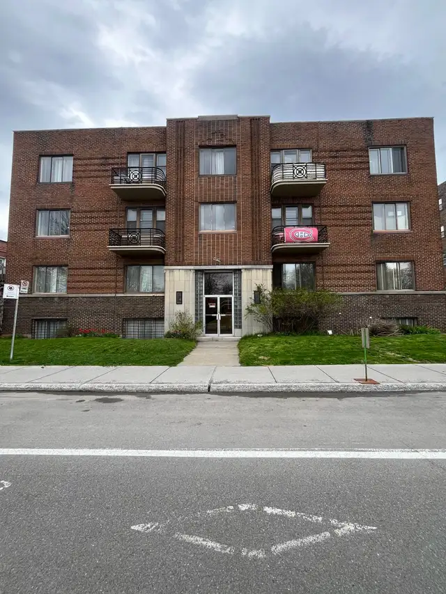large 4 1/2 for rent