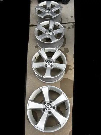 $550 OBO Set of 4 OEM VW Tiguan rims Size: 16x6.5J Bolt pattern: 5x112 Offset: ET33 Good used condit...