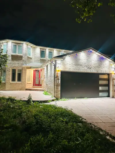 HOUSE FOR RENT IN MISSISSAUGA NEAR SQUARE ONE
