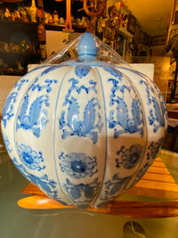 Vintage Chinese Blue and White Porcelain Ginger Jar