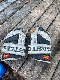 easton 9500Leather Hockey gloves