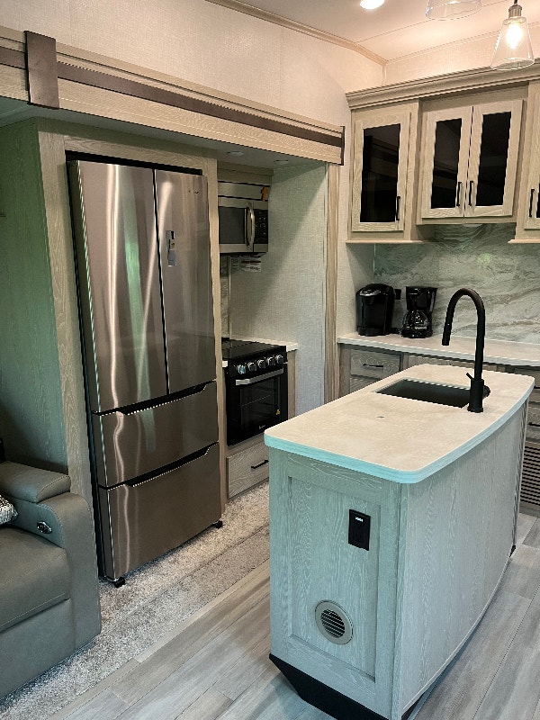 2021 Rockwood Signature 5th Wheel RV Model 8299 SB Travel Trailers