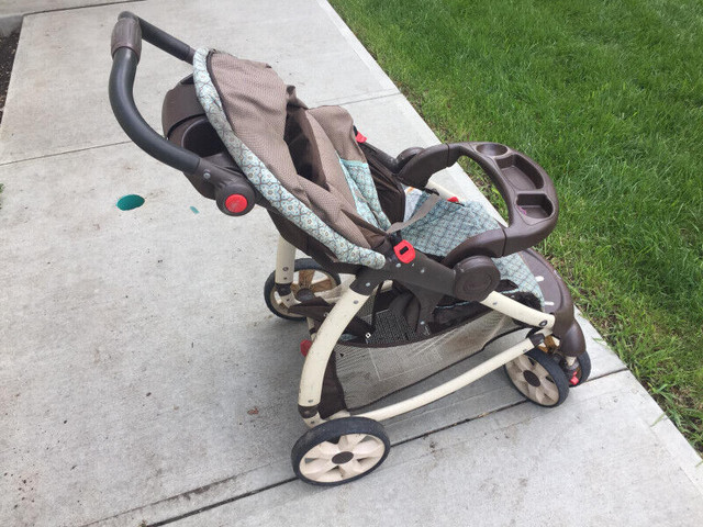 vintage baby stroller in Strollers, Carriers & Car Seats in St. Albert