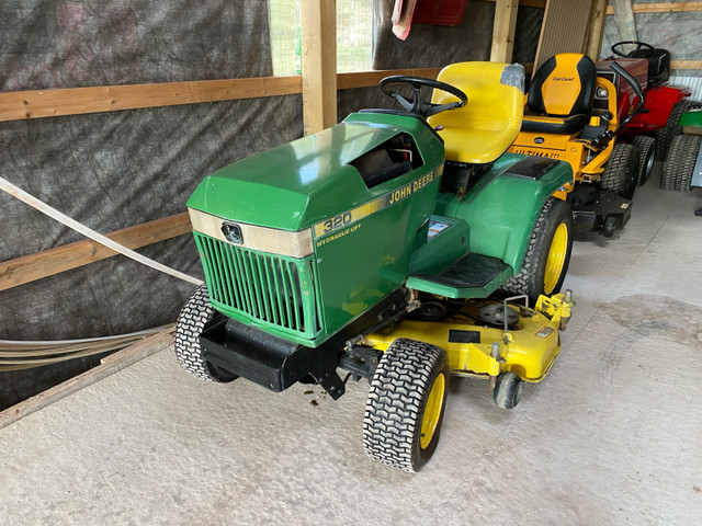 John Deere 320 in Lawnmowers & Leaf Blowers in Summerside - Image 3