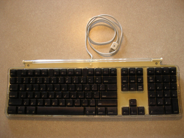 Apple Computer Pro Keyboard - model M7803 - vintage in Mice, Keyboards & Webcams in Windsor Region