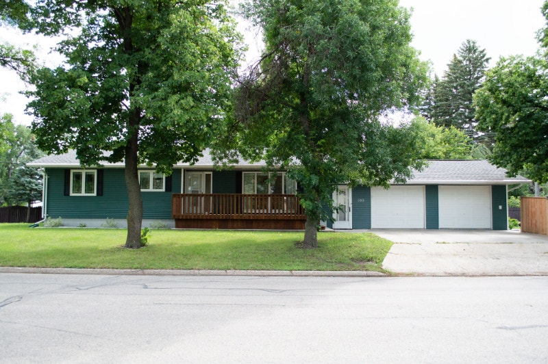 LARGE FAMILY HOUSE FOR SALE IN WINKLER Houses for Sale Winnipeg