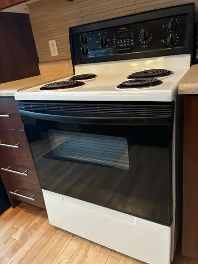 Four / cuisinière, View more