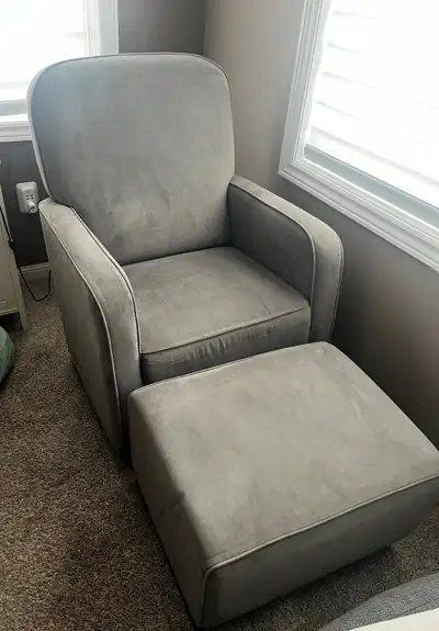 Glider rocking chair and ottoman