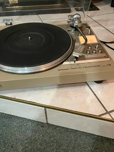 Pioneer PL 560, View more