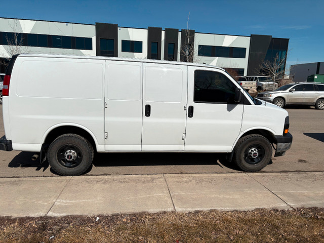 LOW KM 2021 GMC Savana 3/4 Ton 135 wheel base, lots extras in Cars & Trucks in Calgary - Image 3
