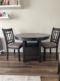 Dining table & 3 chairs