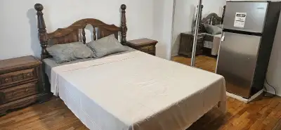Grande chambre à louer ,Saint Laurent Belle grande chambre disponible dans un quartier résidentiel c...