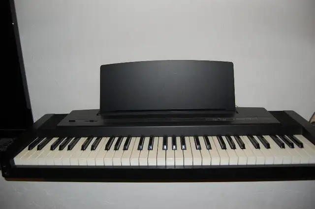 Roland EP-3 piano numerique / Digital piano in Pianos & Keyboards in Longueuil / South Shore - Image 2