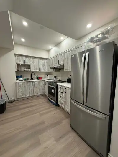 *Room Available for Rent* Located in Brampton, conveniently situated near Airport Road and Countrysi...