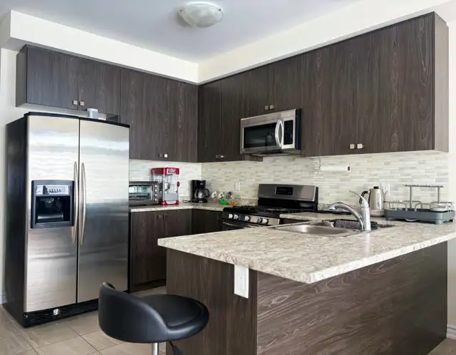 Comfy 2BR Townhome—Mins to Innisfil Beach Park & Friday Harbour! in Ontario in Canada - Image 6