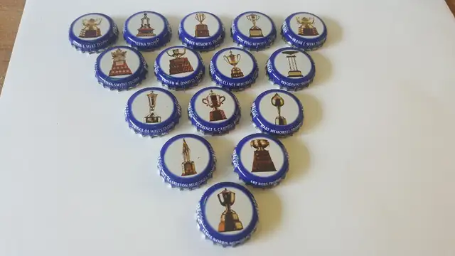 Labatt's Blue NHL Trophy Beer Caps (15)63848995494403120