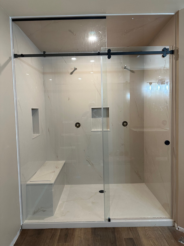 FRAMELESS SHOWER GLASS DOORS ENCLOSURES OFFICE ENTRANCES RAILING in Bathwares in Hamilton - Image 2