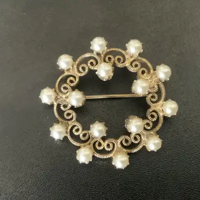 Textured Gold Tone & Faux Cream Pearls Round Wreath Brooch Scarf, View more